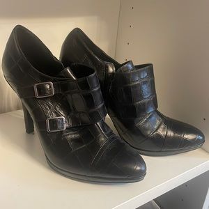 Lauren Ralph Lauren crocodile pattern leather boots 4” heel size 7